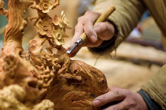round wood carvings